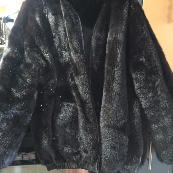 Alaskan Fur Women Mink/Leather Bomber Jacket - Picture 3 of 3